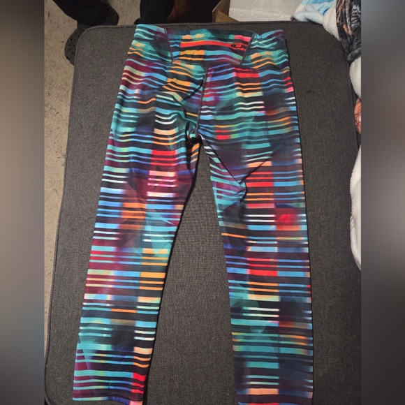 Athleta Laser Beam Sonar Capri Leggings Pants  - Picture 3 of 6